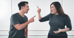 Écrire une lettre de mécontentement à un avocat : Guide pratique